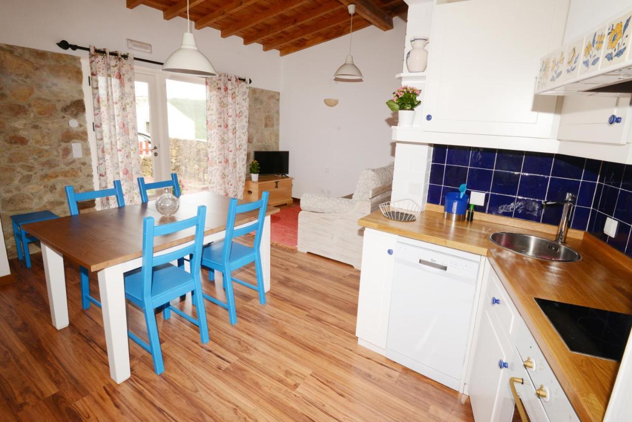 Casas Da Tia Alice - Casas De Campo Encantadoras Em マフラ エクステリア 写真